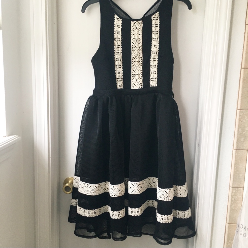 2/$15 ✨ Open Back Mesh Dress Black